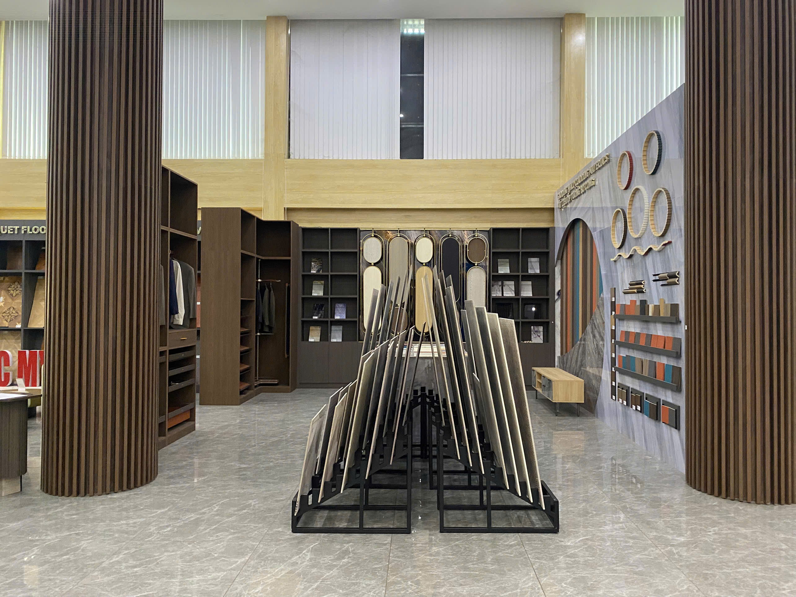 Showroom 3.jpg